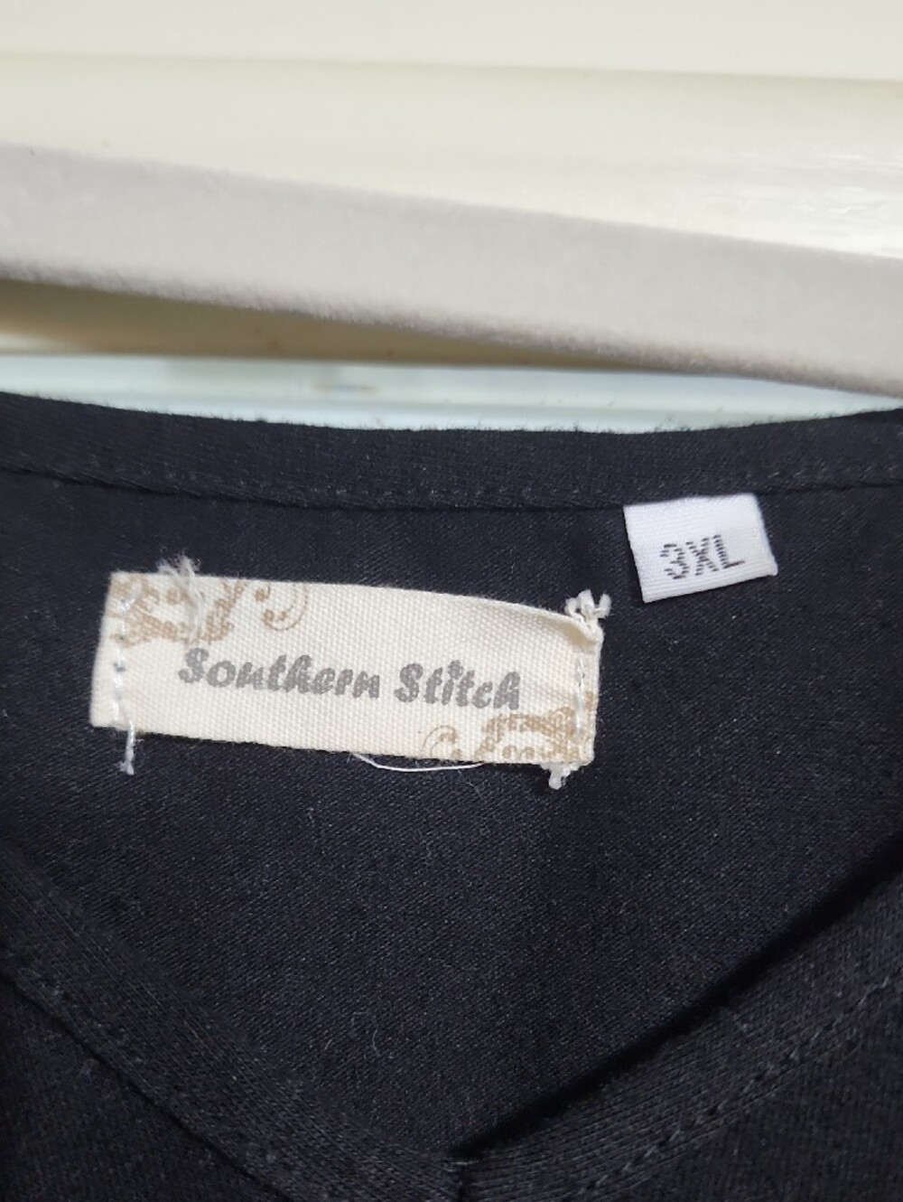 Southern Stitch Black Top (3XL) with V-Neck - Picture 2 of 5